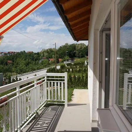 4 * Szarajevó
